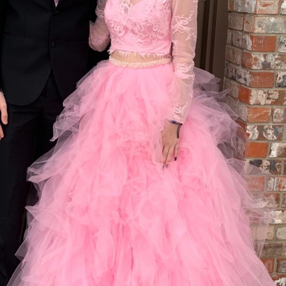 Mori Lee 2 piece prom dress size 2.  MAKE AN OFFER!​ - Picture 4 of 4